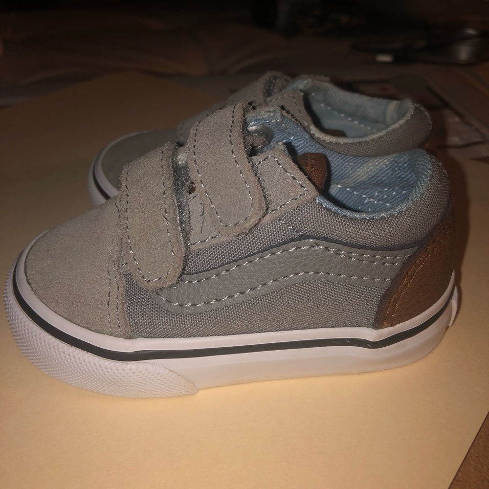 New without box toddler vans